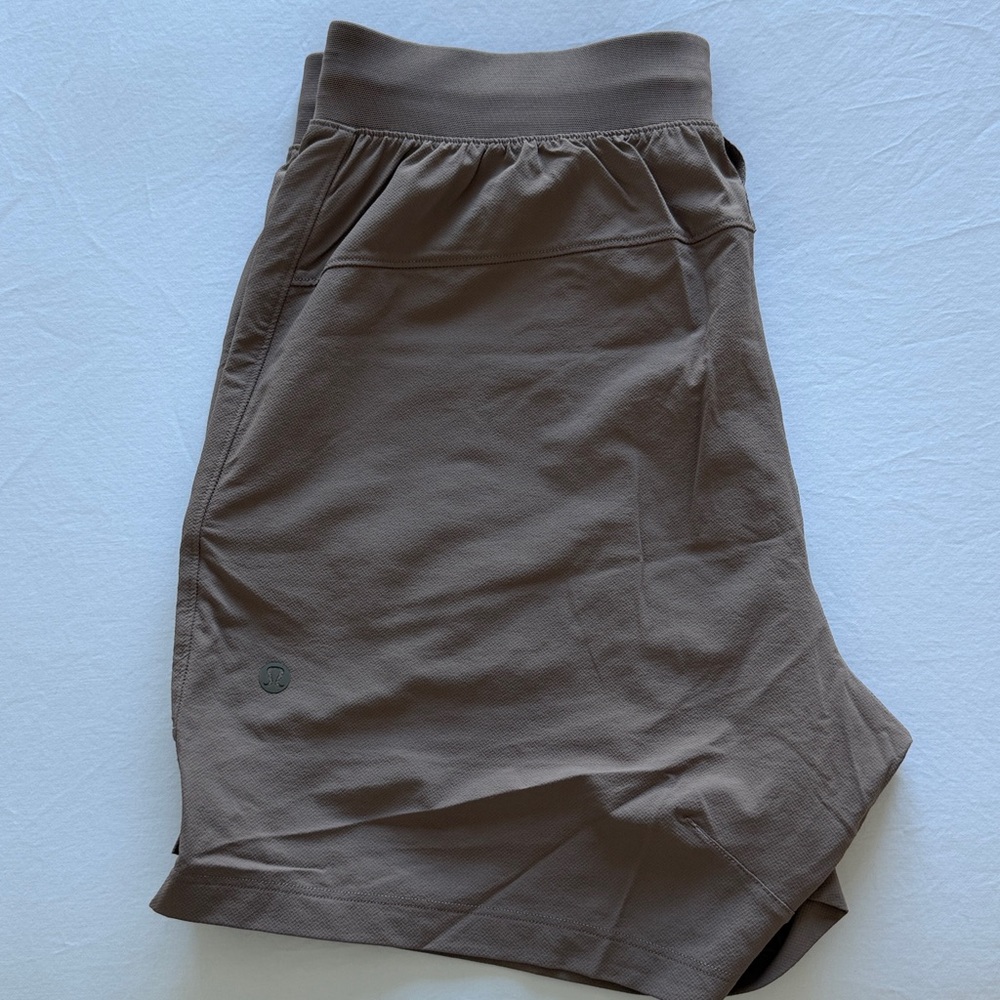 Men's lululemon license to train linerless shorts M